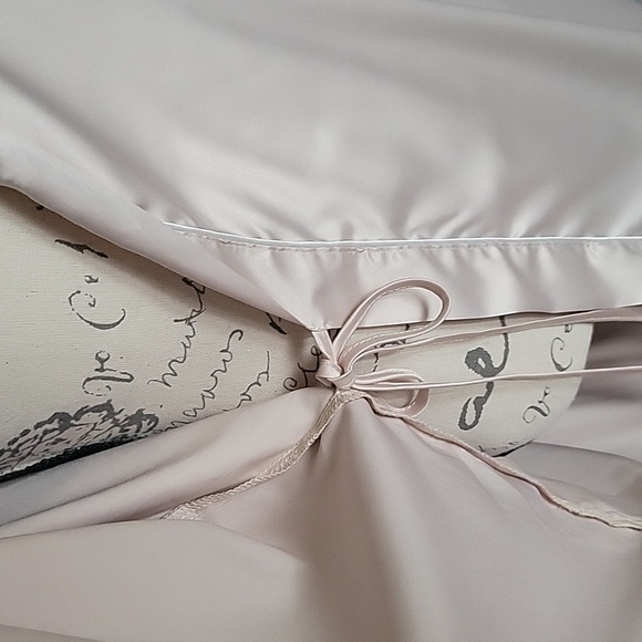 Womens One Size lightweight Satin Robe in Champagne - Picture 4 of 9